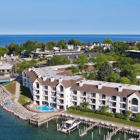 359 Edgewater Inn Charlevoix Exteriör bild